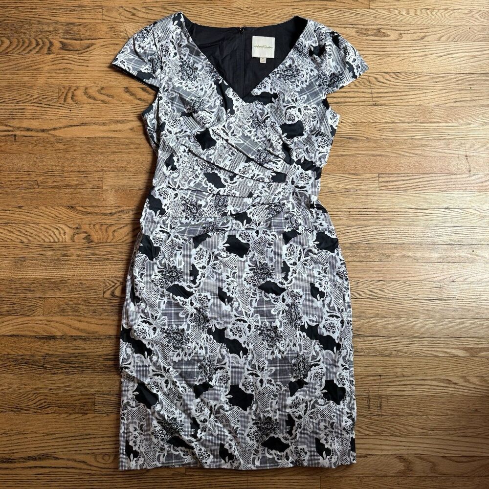 ModCloth Sheath Dress Womens M Black White Floral Ruched Stretch Trad Wife Pinup